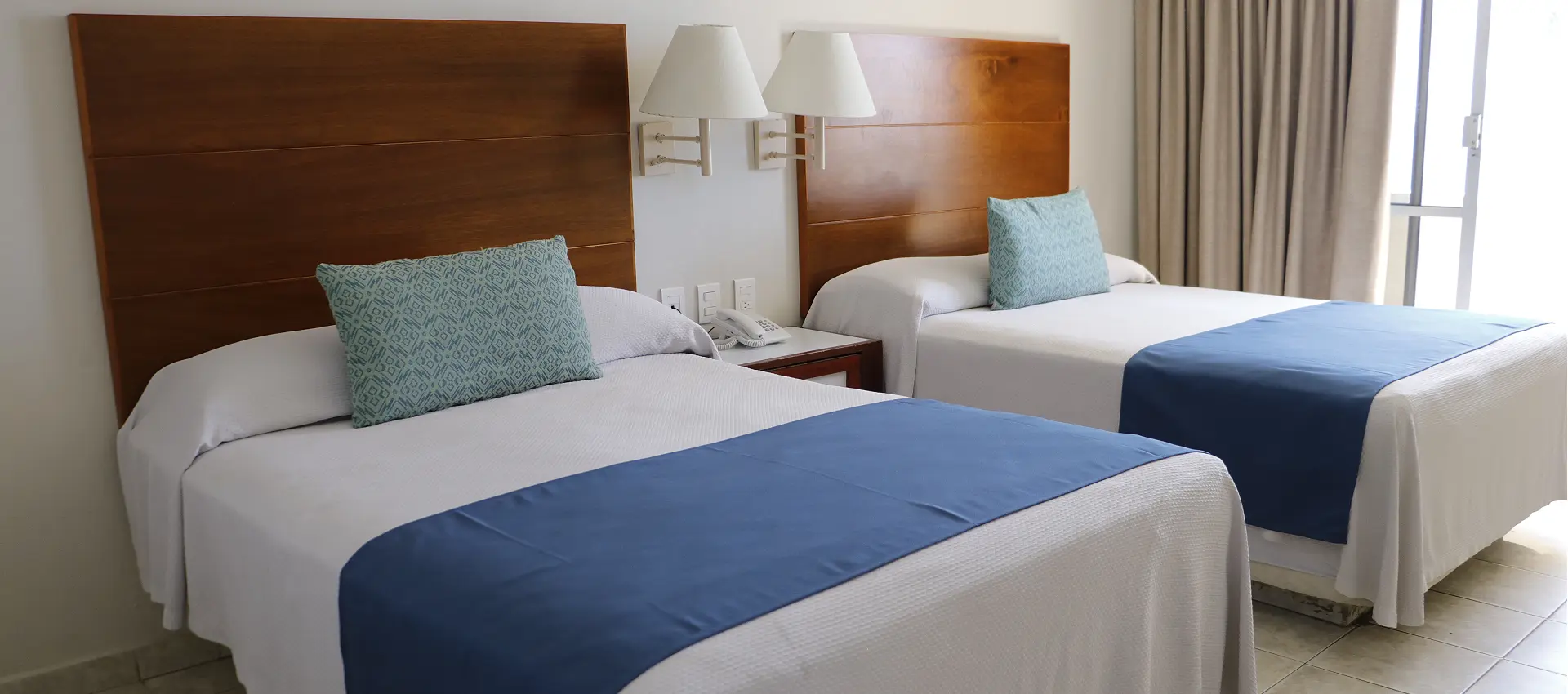 Habitación Doble, Triple, Cuádruple. Hotel Sands Las Arenas, Mazatlán Sinaloa